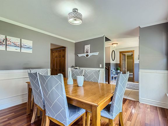 2nd image of 3490 Regent Dr