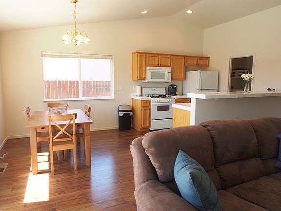 5th image of 827 Sherwood Forest Dr