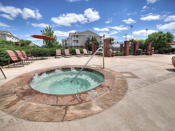 5th image of 6051 Roma Dr APT 605