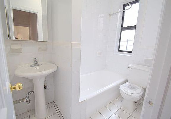 4th image of 2175 Cedar Ave APT 5I