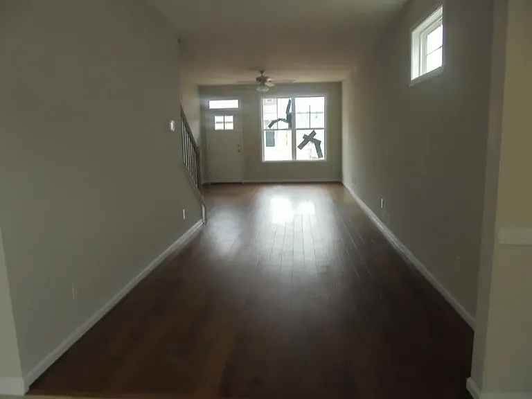245 Claudia Dr — Photo 3