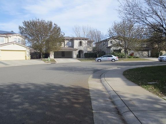 4th image of 1639 Drummond Ln