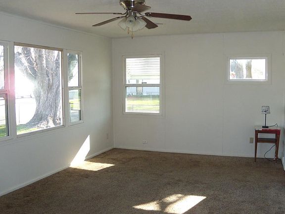 4th image of 2601 H Ave