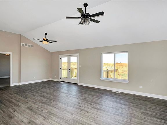 3rd image of 413 E Butler Ave