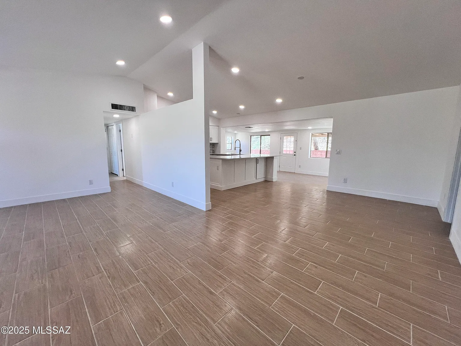 4 bed, 3.0 bath, 2310 sqft, $2,700 — Photo 4