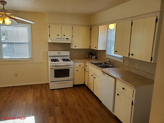 3rd image of 5621 Eastern Ave SE