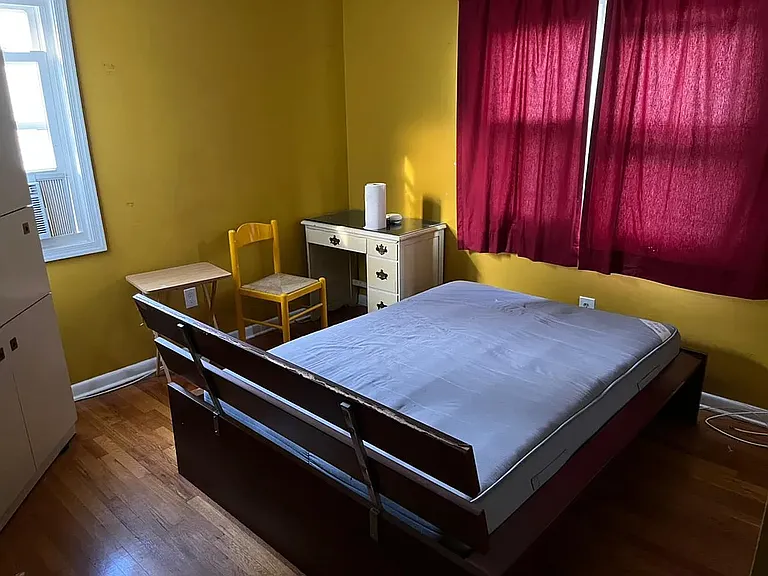 8702 35th Ave — Photo 2