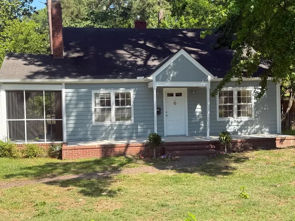 322 Valley Rd, Fayetteville, NC 28305