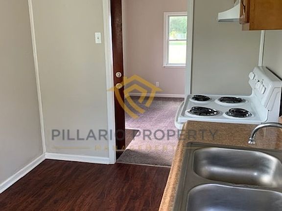 3rd image of 3214 Hovey St