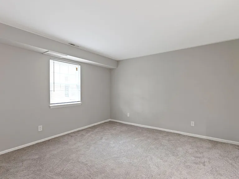 The Lenox Apartment Homes — Photo 31