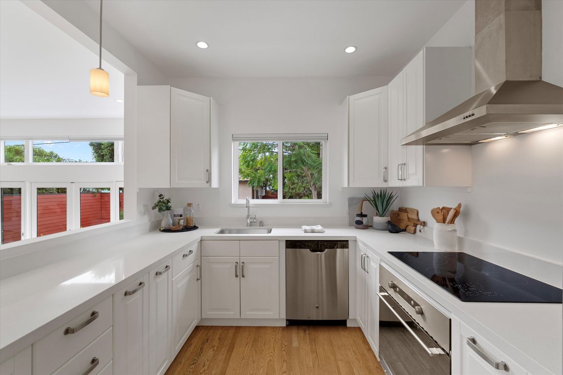 next background image