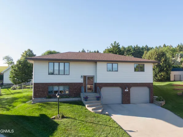 1707 Valle Moor Pl, Bismarck, ND 58501