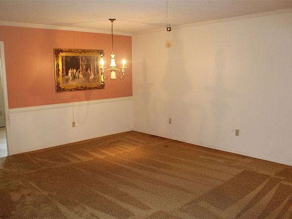 3rd image of 3089 S Wesley Ct