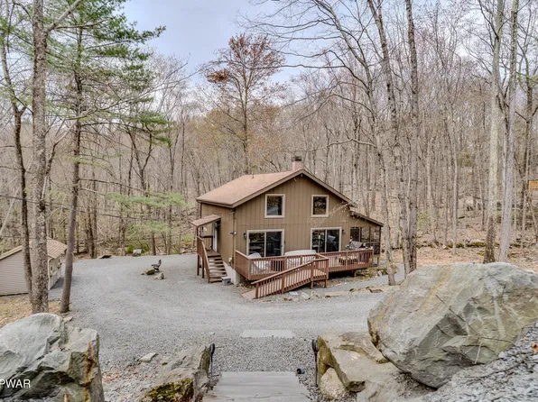 111 Butternut Ln, Greentown, PA 18426