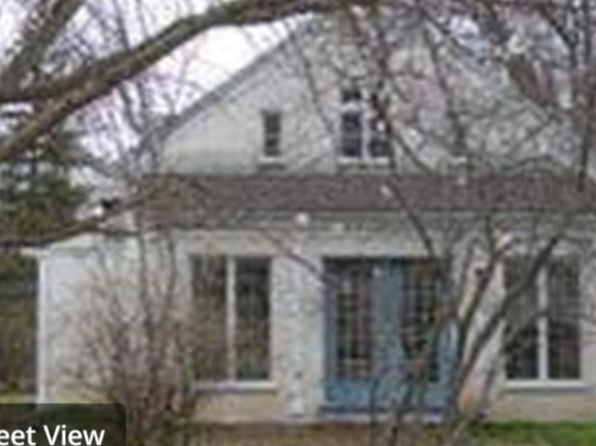 131 W Davis St