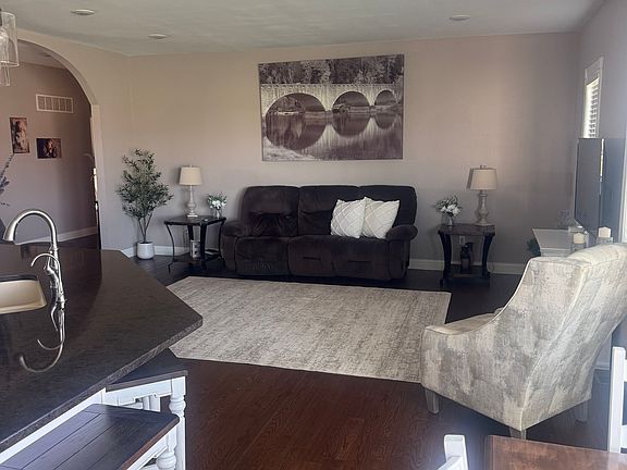 5th image of 606 Sun Ave