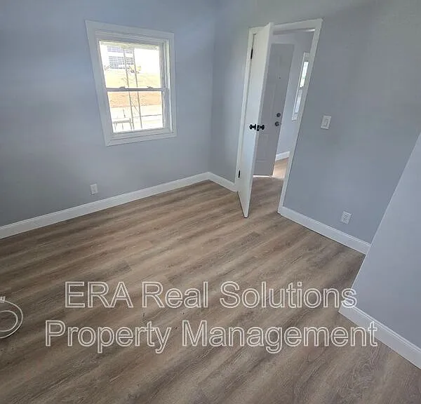 1282 Joyce Ave — Photo 10