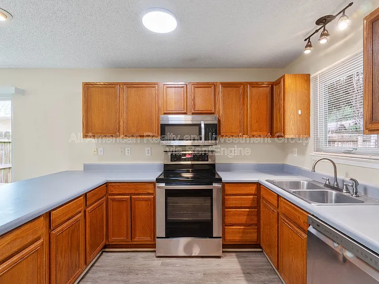 104 Hydac Rd #B — Photo 7