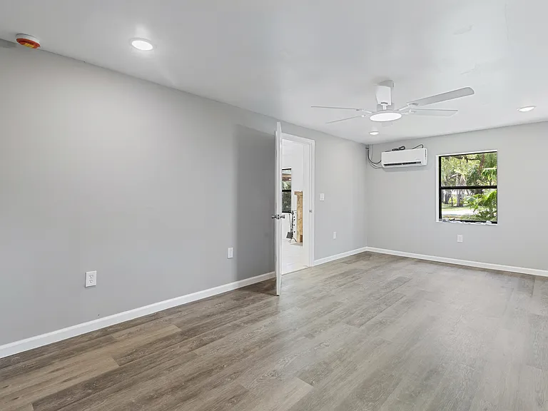 23094 Central Ave — Photo 11