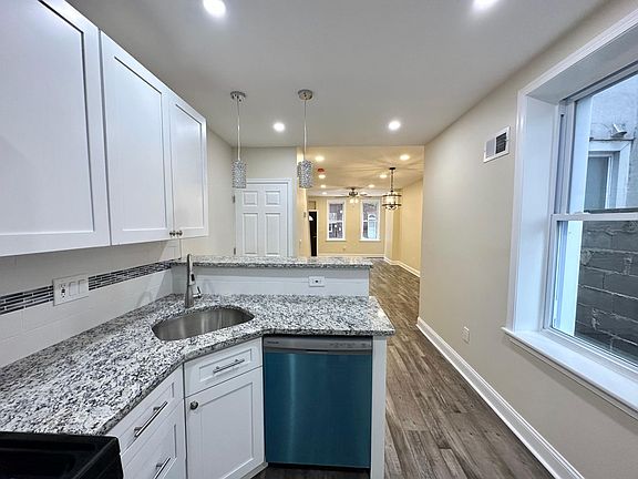 4th image of 2611 Wharton St #O
