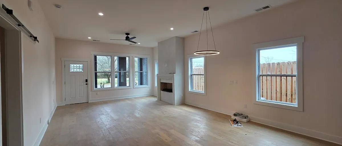 Building Photo - 111 Twin Oak Dr