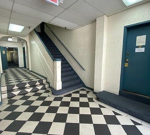 5th image of 611 S Virgil Ave #3