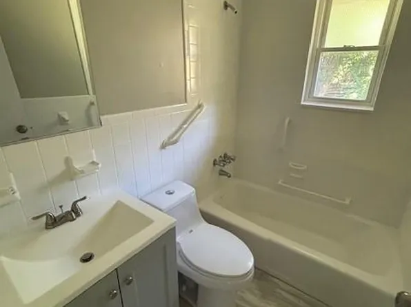 89 Bronson Ave #2, Meriden, CT 06451