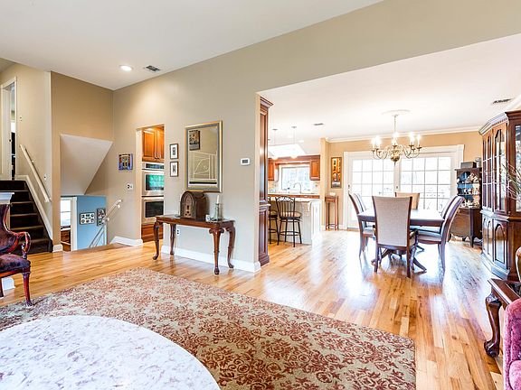 3rd image of 34 Flower Ln