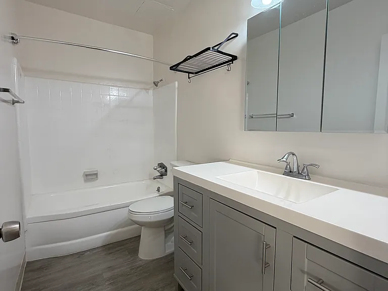 1104 S Marengo Ave #B — Photo 9