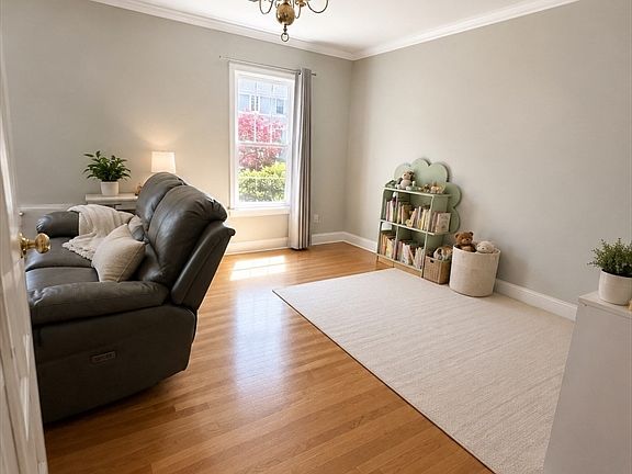 3rd image of 33 Woodlea Rd