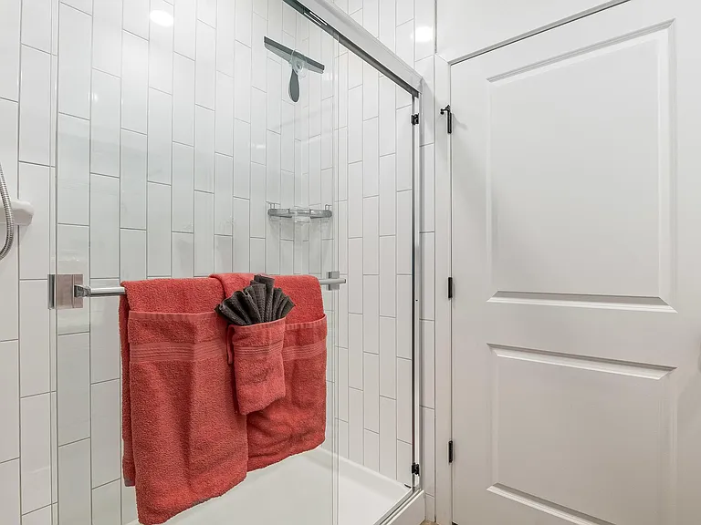 5795 Champlain Dr — Photo 20