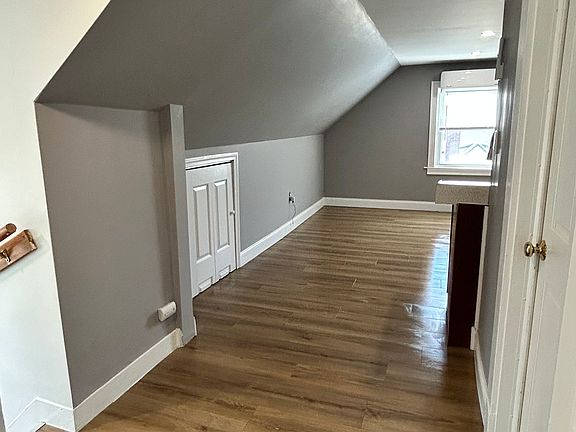 5th image of 15 Moore St #3