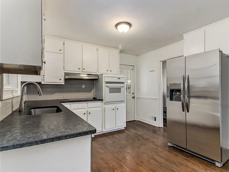 1623 Moncrief Cir — Photo 2