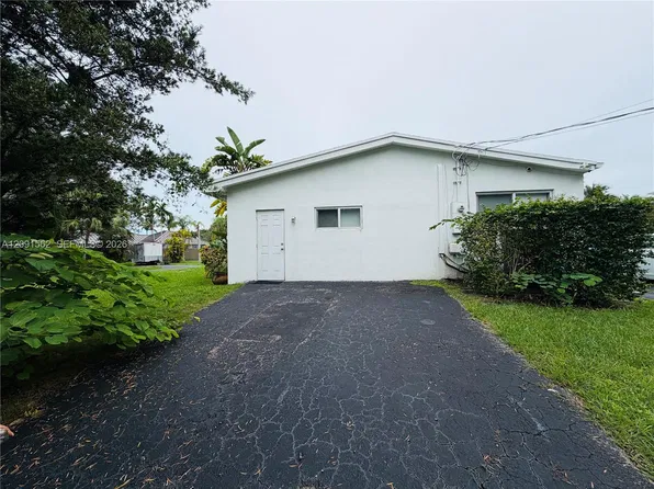 14800 SW 94th Ave #1, Miami, FL 33176