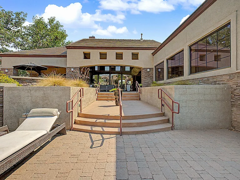 6200 Montano Plaza Dr NW Albuquerque, NM-28
