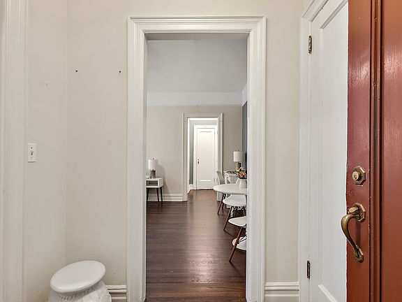 3rd image of 37 Hamilton Pl APT 1A