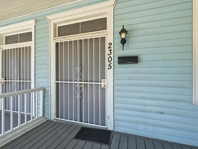 2305 Abercorn St — Photo 6