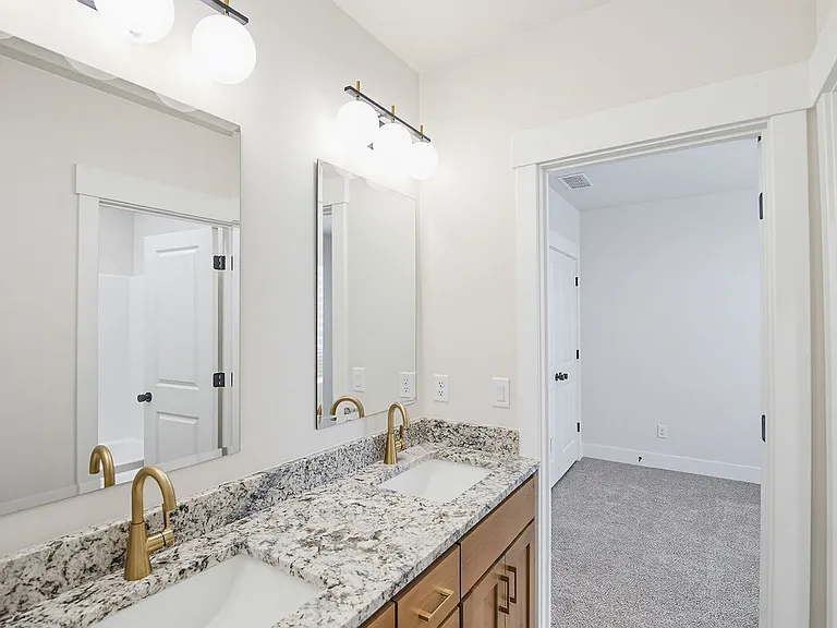445 E River Ln — Photo 52
