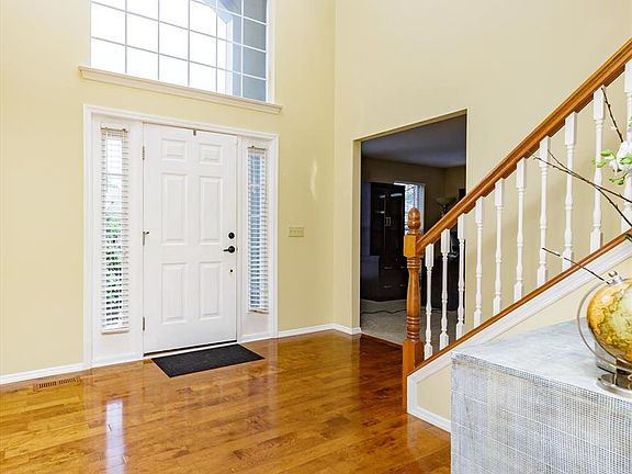 3rd image of 3226 Bridgeport Place Dr