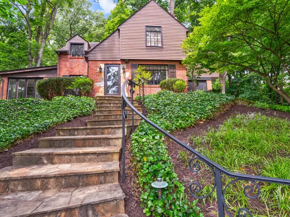 3402 Halcyon Dr, Alexandria, VA 22305