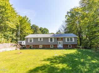 40 Curran Rd, Cheshire, MA 01225