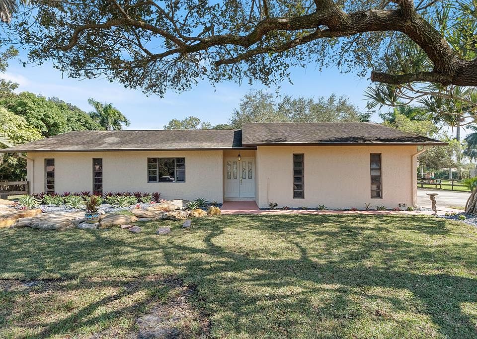 1st image of 5400 SW 164 Ter