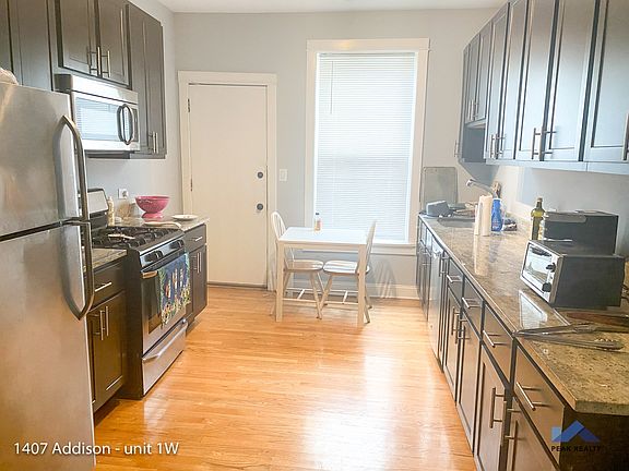 3rd image of 1407 W Addison St #3595970