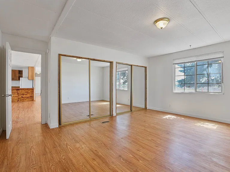 12 N 2162 W — Photo 20