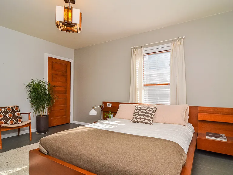 140 Fuller Ave SE — Photo 9