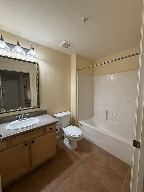 Studio, 350 sqft, $850 — Photo 4