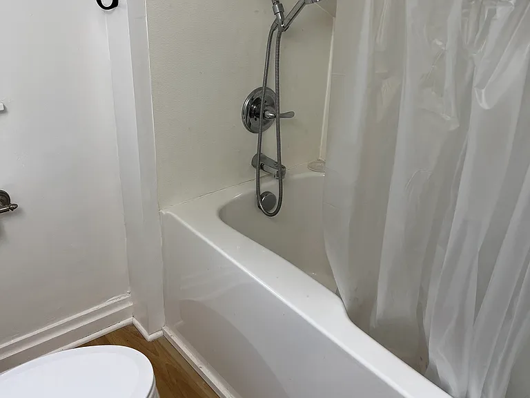 652 Washington Ave #1/2 — Photo 16