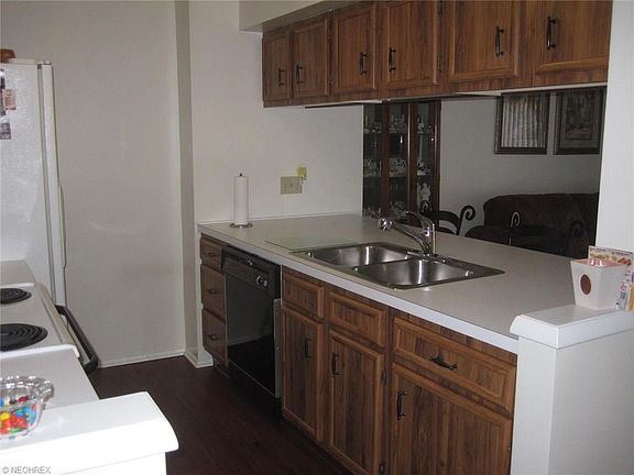 5th image of 9612 E Idlewood Dr