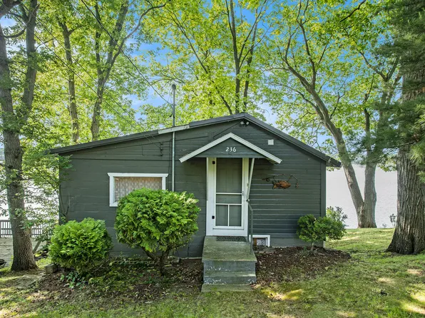 236 Tuttle Park Dr, Sherwood, MI 49089