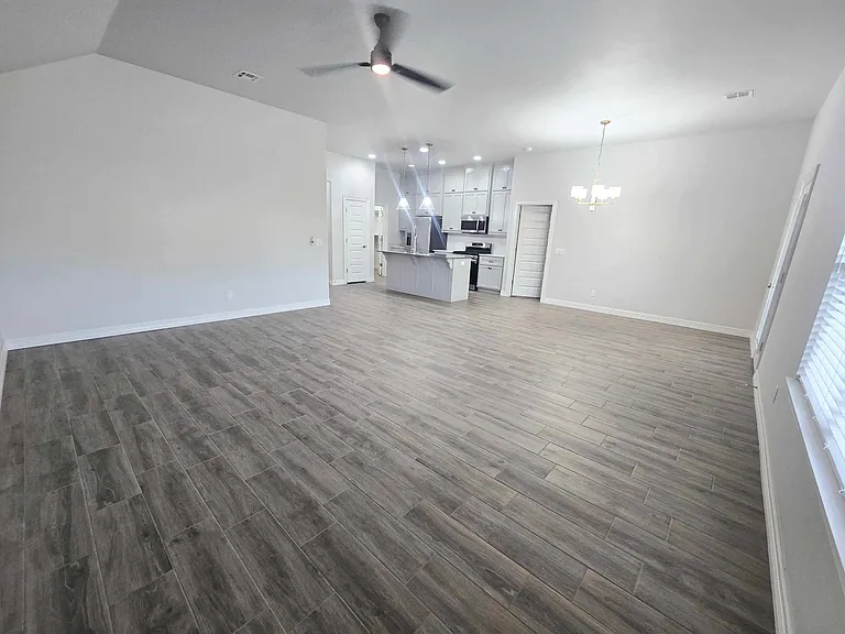 9221 Anaum Ln — Photo 4